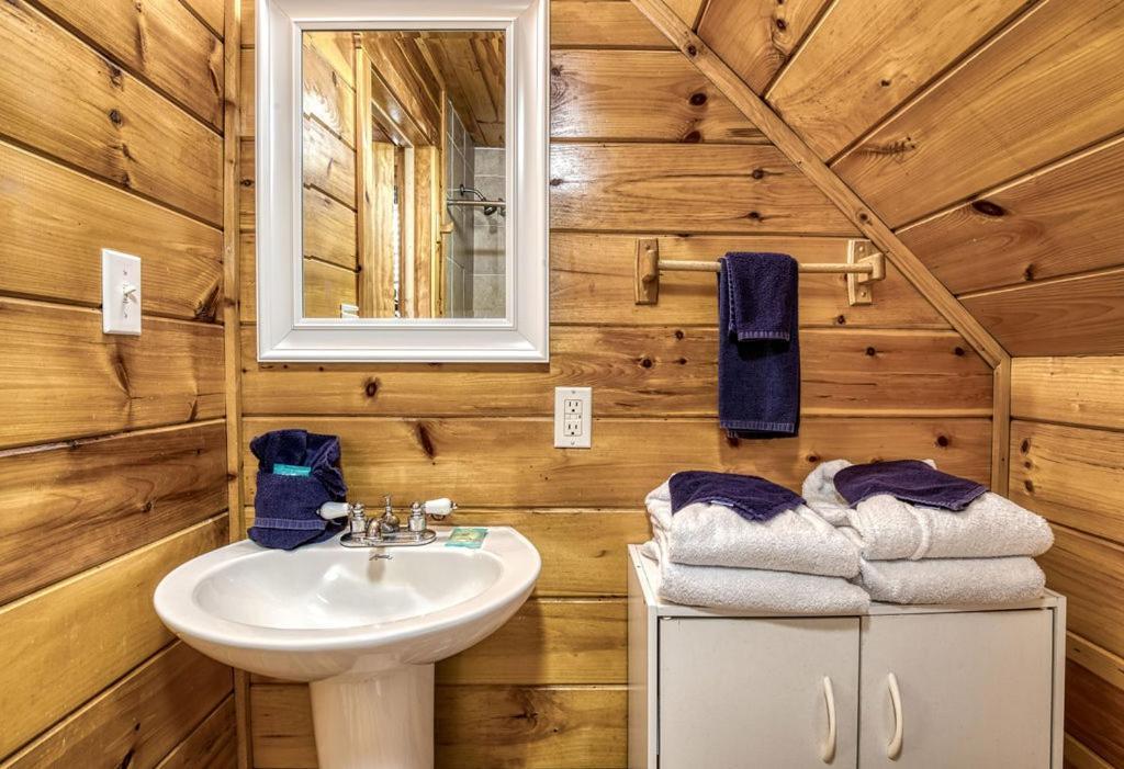 Wilderness Lodge, Hot Tub, Game Room, Pool Access, 1089 Free Tickets Each Paid Day, Dollywood And M Sevierville Ngoại thất bức ảnh